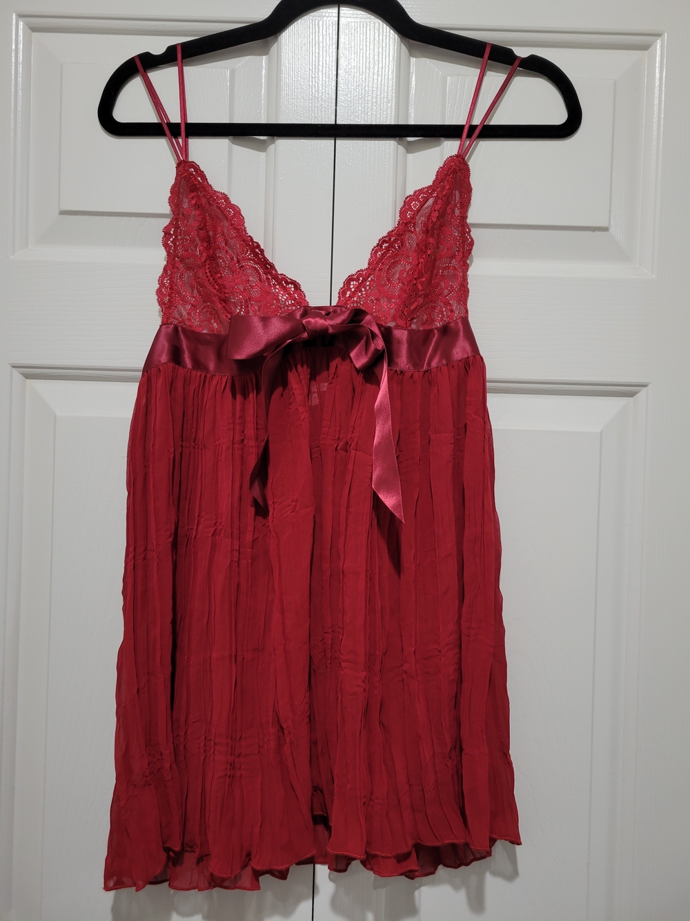 Victoria's Secret Red Lace & Chiffon Pleated Babydoll Chemise w/ Satin Bow